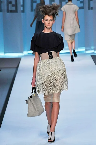 Look 5